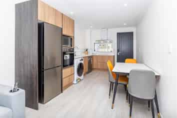 2/18 May Street, Hamilton East