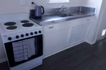 1/706 Charles Street, Raureka
