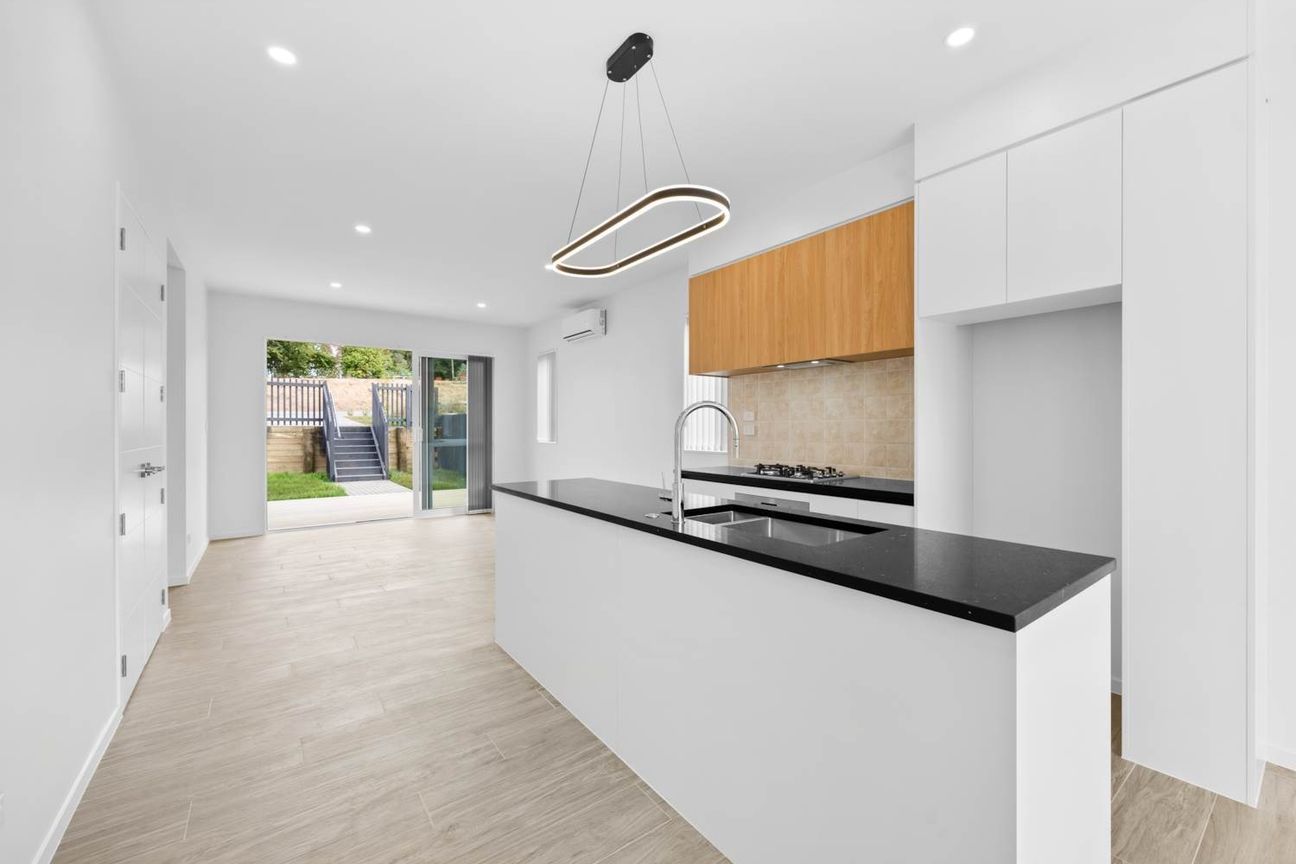 Brand New 3-Bedroom 2.5-Bathroom Corner Home in Drury - Pogled 5
