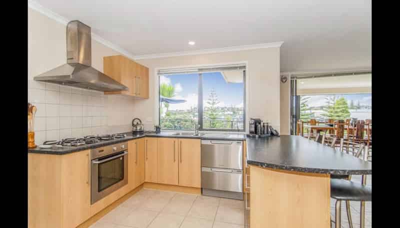 5 Tui Brae, Beachlands