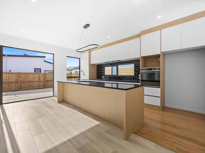 13 Tuwai Crescent, Opaheke