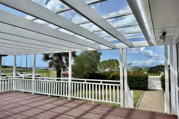 19 Macleans Rd, Bucklands Beach