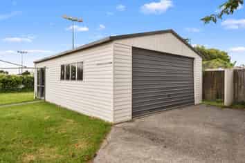 9 Vanguard Road, Kelston