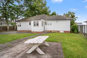 9 Vanguard Road, Kelston