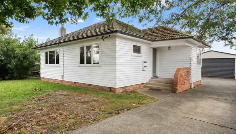 9 Vanguard Road, Kelston