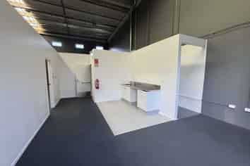 Functional Industrial Base | 147 m2