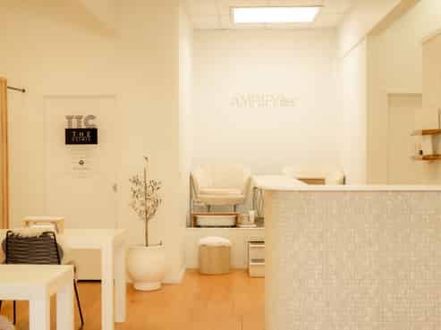 Established beauty studio in the Mount