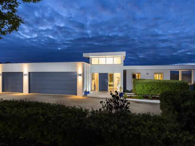 7 Golf View Close, Fairhall