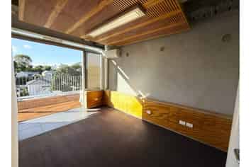 SUN-FILLED PONSONBY OFFICE WITH BALCONY
