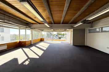 SUN-FILLED PONSONBY OFFICE WITH BALCONY

