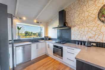 44 Barnes Street, Glenwood