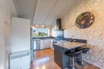 44 Barnes Street, Glenwood