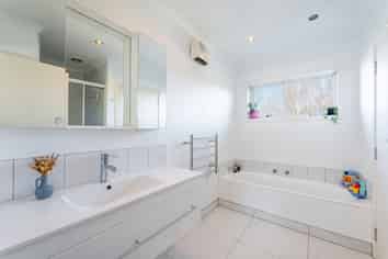 44 Barnes Street, Glenwood