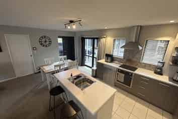 10 Rochdale Way, Stoke