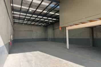 Warehouse with Apartment option