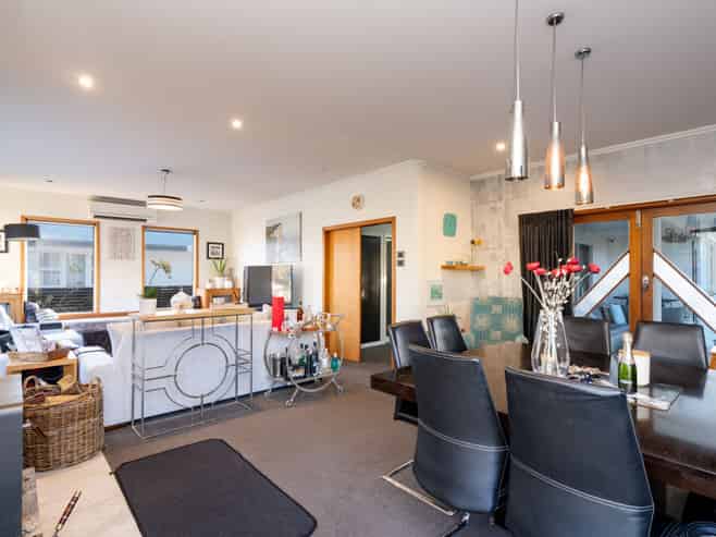 490 Tay Street, HAWTHORNDALE