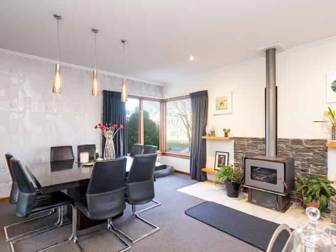 490 Tay Street, HAWTHORNDALE