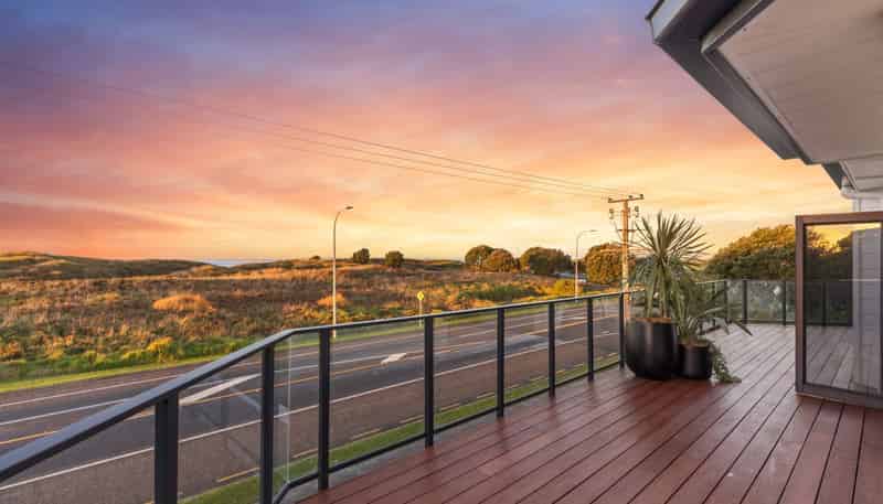 368 Papamoa Beach Road, Papamoa Beach