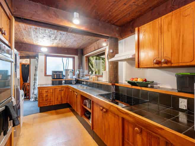 64 Marama Avenue South, Otatara