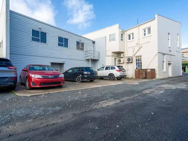 Asking $845,000 (9%) – Leased to Westpac