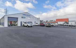 High-profile yard and warehouse