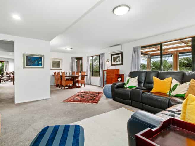 1 Avonlea Grove, Belmont