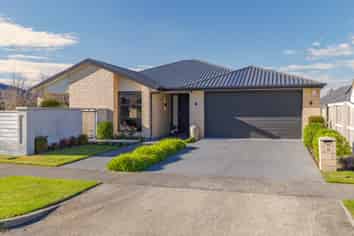 11 Waterford Avenue, Northwood