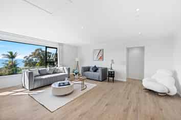 2/14 Clifton Road, Waiake