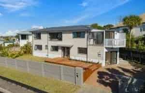 2/14 Clifton Road, Waiake