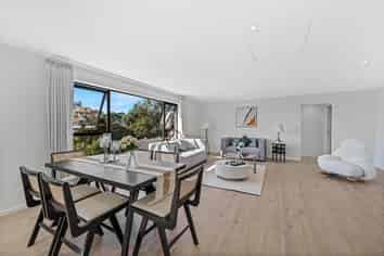 2/14 Clifton Road, Waiake