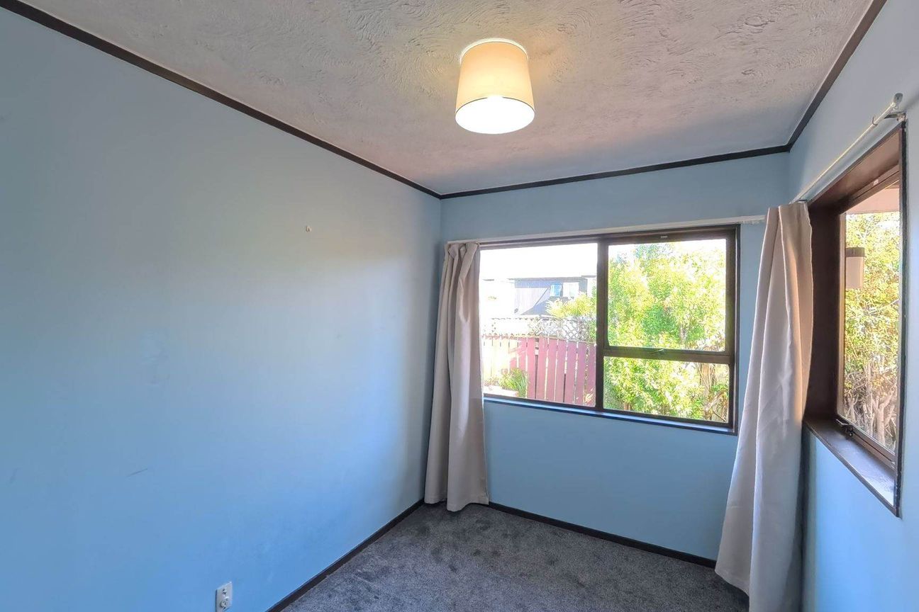 Lovely Three Bedroom Family Home! - Widok 6