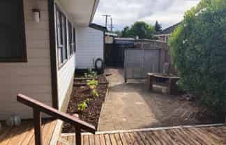 2/21 Northall Road, New Lynn