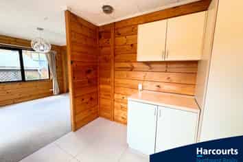 6a Cambric Place, Botany Downs