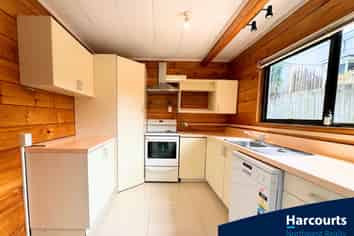 6a Cambric Place, Botany Downs