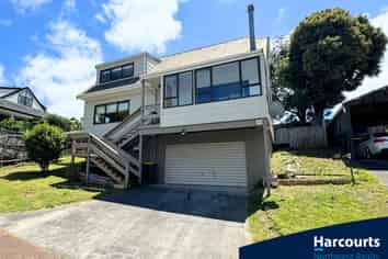 6a Cambric Place, Botany Downs
