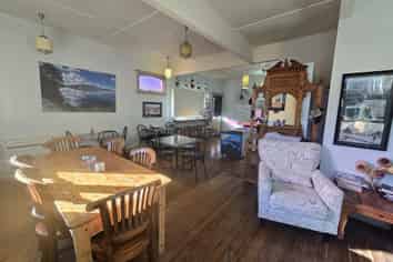 23-27 Campbell Street -    The Flying Pig, Duntroon