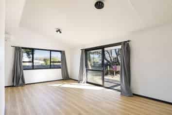 32 Gem Street, Pukehangi