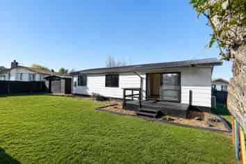 32 Gem Street, Pukehangi