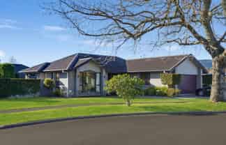 15 Stonebridge Park Drive, Holdens Bay