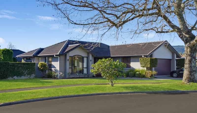 15 Stonebridge Park Drive, Holdens Bay
