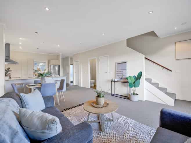 4/16 Ronald Street, Strandon