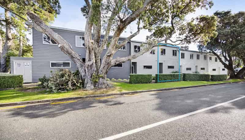 4/16 Ronald Street, Strandon