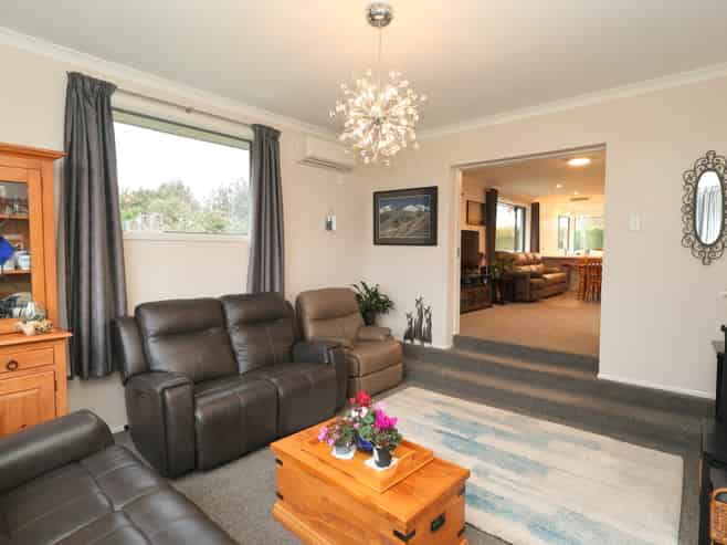 15 Gardiner Road, Kennington