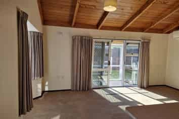 2/2 Tiverton Crescent, Whalers Gate