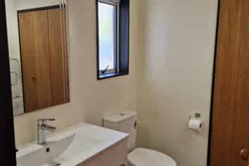 2/2 Tiverton Crescent, Whalers Gate