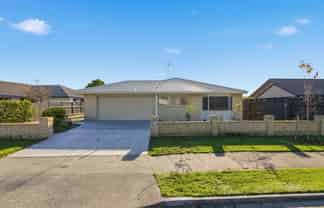 10 Stableford Drive, Pyes Pa
