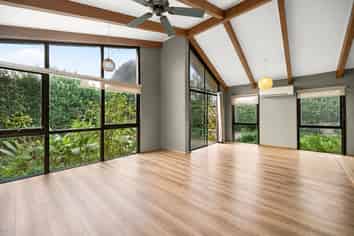 18 Rhonda Avenue, Deanwell
