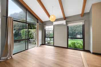 18 Rhonda Avenue, Deanwell