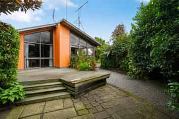 18 Rhonda Avenue, Deanwell