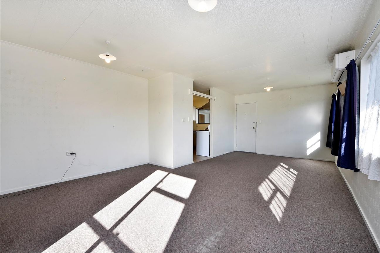 FREEHOLD & READY TO MOVE ON IN - Widok 4